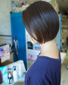スタッフ「代表　伊奈　裕子」のヘアスタイル「髪質改善縮毛矯正×ボブ 」